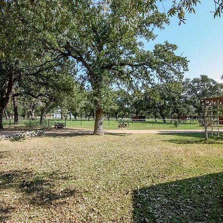 Ark Bunkhouse Fredericksburg Hideaway With Hot Tub 빌라 외부 사진