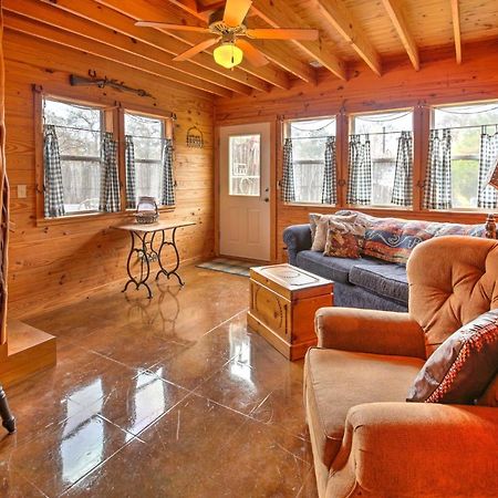Ark Bunkhouse Fredericksburg Hideaway With Hot Tub 빌라 외부 사진