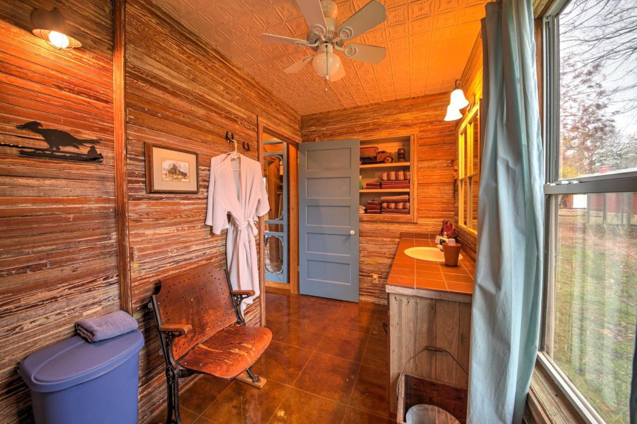 Ark Bunkhouse Fredericksburg Hideaway With Hot Tub 빌라 외부 사진