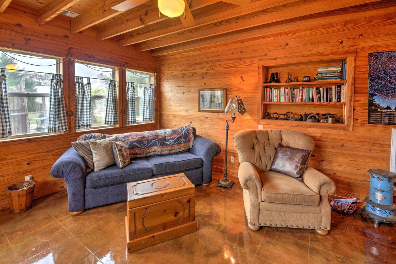 Ark Bunkhouse Fredericksburg Hideaway With Hot Tub 빌라 외부 사진