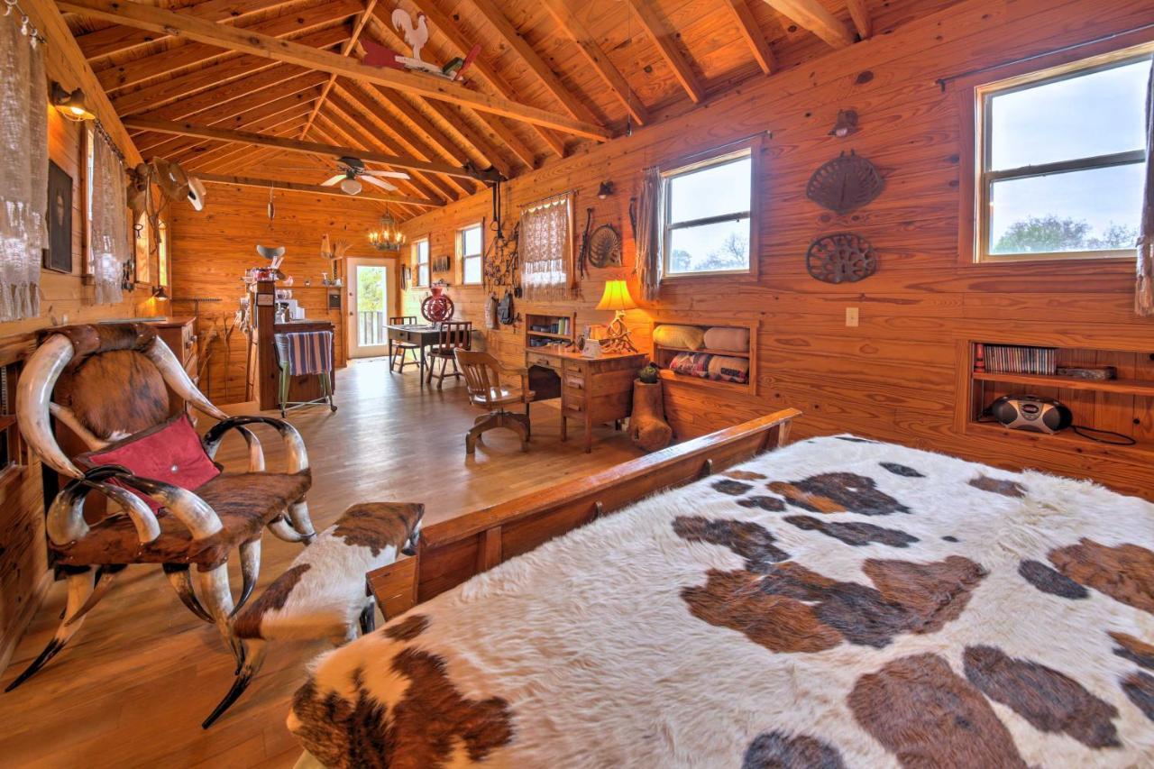 Ark Bunkhouse Fredericksburg Hideaway With Hot Tub 빌라 외부 사진