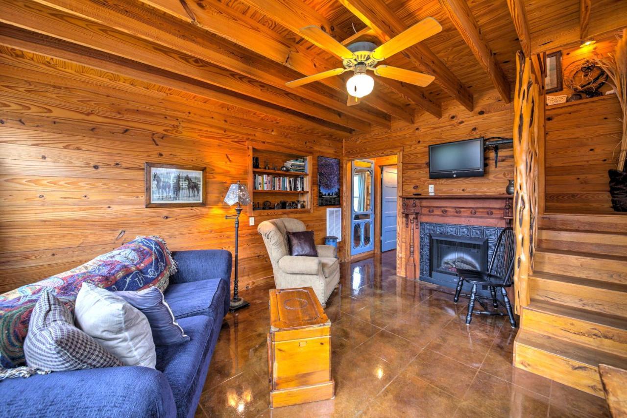 Ark Bunkhouse Fredericksburg Hideaway With Hot Tub 빌라 외부 사진